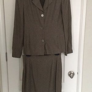 Jones Wear Suit / skirt